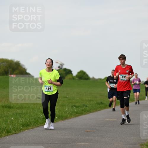 10.05.2026 - 8. Wedeler Halbmarathon Dr. Thomas Lammeyer http://msf.ph/oto/9696586 10.05.2026 11:25:37 Laufen 414, 334 meine-sportfotos.de