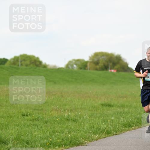 10.05.2026 - 8. Wedeler Halbmarathon Dr. Thomas Lammeyer http://msf.ph/oto/9696602 10.05.2026 11:25:42 Laufen 334 meine-sportfotos.de