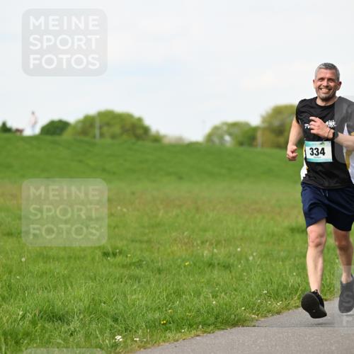 10.05.2026 - 8. Wedeler Halbmarathon Dr. Thomas Lammeyer http://msf.ph/oto/9696610 10.05.2026 11:25:43 Laufen 334 meine-sportfotos.de