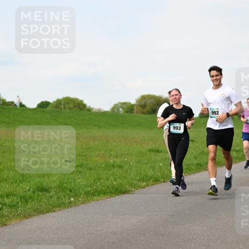 10.05.2026 - 8. Wedeler Halbmarathon Dr. Thomas Lammeyer http://msf.ph/oto/9696617 10.05.2026 11:25:46 Laufen 993, 992, 434, 2176 meine-sportfotos.de
