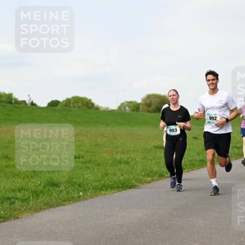 10.05.2026 - 8. Wedeler Halbmarathon Dr. Thomas Lammeyer http://msf.ph/oto/9696618 10.05.2026 11:25:46 Laufen 993, 992, 434, 2176 meine-sportfotos.de
