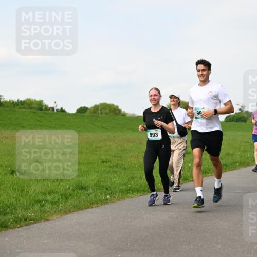 10.05.2026 - 8. Wedeler Halbmarathon Dr. Thomas Lammeyer http://msf.ph/oto/9696623 10.05.2026 11:25:47 Laufen 993, 434, 440, 2176 meine-sportfotos.de