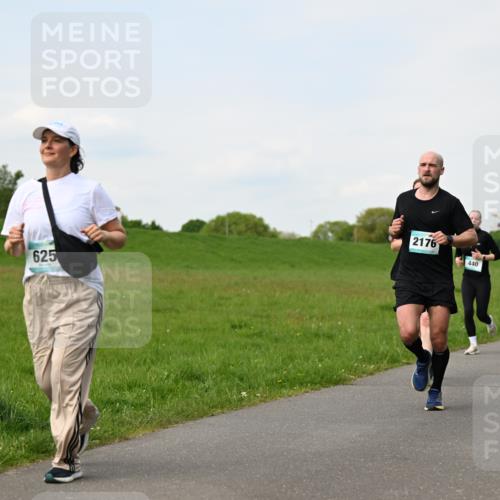 10.05.2026 - 8. Wedeler Halbmarathon Dr. Thomas Lammeyer http://msf.ph/oto/9696635 10.05.2026 11:25:50 Laufen 625, 2176, 440 meine-sportfotos.de