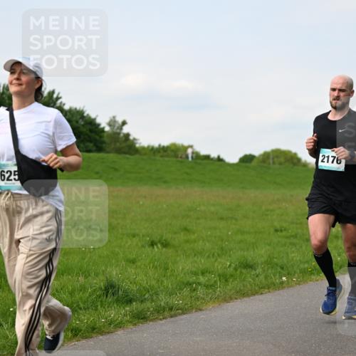 10.05.2026 - 8. Wedeler Halbmarathon Dr. Thomas Lammeyer http://msf.ph/oto/9696640 10.05.2026 11:25:50 Laufen 625, 2176, 440 meine-sportfotos.de