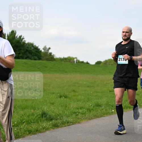 10.05.2026 - 8. Wedeler Halbmarathon Dr. Thomas Lammeyer http://msf.ph/oto/9696641 10.05.2026 11:25:50 Laufen 625, 2176, 440 meine-sportfotos.de