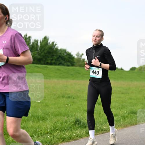 10.05.2026 - 8. Wedeler Halbmarathon Dr. Thomas Lammeyer http://msf.ph/oto/9696649 10.05.2026 11:25:54 Laufen 440 meine-sportfotos.de