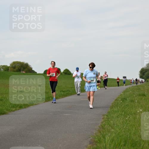 10.05.2026 - 8. Wedeler Halbmarathon Dr. Thomas Lammeyer http://msf.ph/oto/9696656 10.05.2026 11:25:56 Laufen 697 meine-sportfotos.de