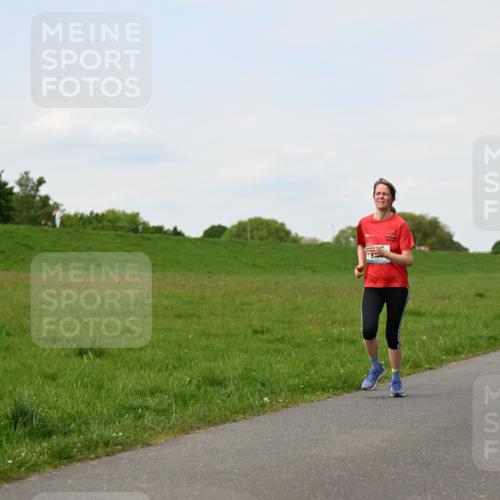 10.05.2026 - 8. Wedeler Halbmarathon Dr. Thomas Lammeyer http://msf.ph/oto/9696669 10.05.2026 11:25:58 Laufen 697 meine-sportfotos.de