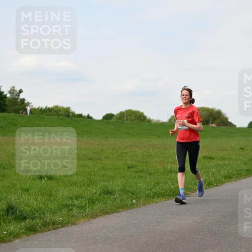 10.05.2026 - 8. Wedeler Halbmarathon Dr. Thomas Lammeyer http://msf.ph/oto/9696670 10.05.2026 11:25:58 Laufen  meine-sportfotos.de