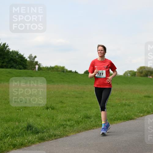 10.05.2026 - 8. Wedeler Halbmarathon Dr. Thomas Lammeyer http://msf.ph/oto/9696677 10.05.2026 11:25:59 Laufen 727 meine-sportfotos.de