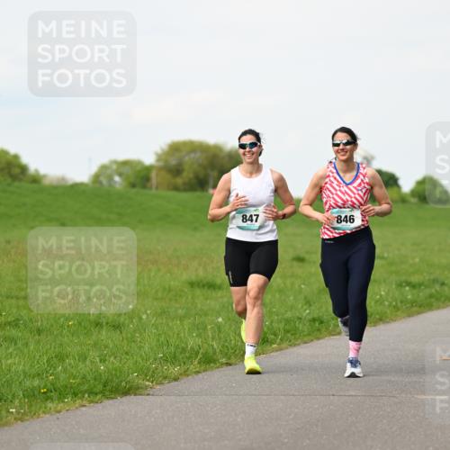 10.05.2026 - 8. Wedeler Halbmarathon Dr. Thomas Lammeyer http://msf.ph/oto/9696699 10.05.2026 11:26:05 Laufen 847, 846 meine-sportfotos.de