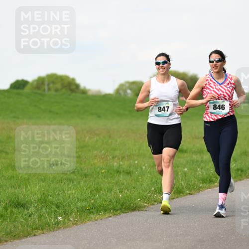 10.05.2026 - 8. Wedeler Halbmarathon Dr. Thomas Lammeyer http://msf.ph/oto/9696704 10.05.2026 11:26:06 Laufen 847, 846 meine-sportfotos.de