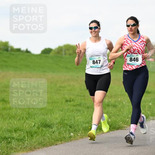 10.05.2026 - 8. Wedeler Halbmarathon Dr. Thomas Lammeyer http://msf.ph/oto/9696709 10.05.2026 11:26:07 Laufen 847, 846 meine-sportfotos.de