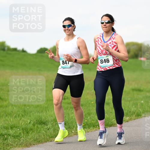 10.05.2026 - 8. Wedeler Halbmarathon Dr. Thomas Lammeyer http://msf.ph/oto/9696711 10.05.2026 11:26:07 Laufen 847, 846 meine-sportfotos.de
