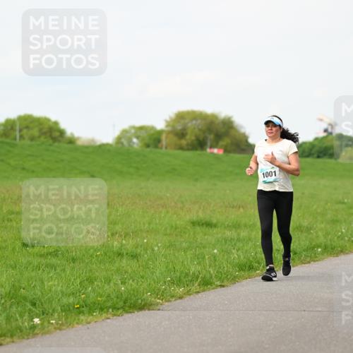 10.05.2026 - 8. Wedeler Halbmarathon Dr. Thomas Lammeyer http://msf.ph/oto/9696714 10.05.2026 11:26:12 Laufen 1001, 1454 meine-sportfotos.de