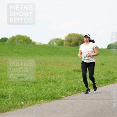 10.05.2026 - 8. Wedeler Halbmarathon Dr. Thomas Lammeyer http://msf.ph/oto/9696720 10.05.2026 11:26:12 Laufen 1067 meine-sportfotos.de