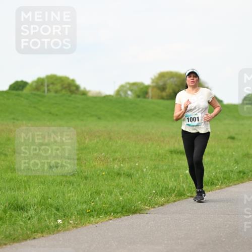 10.05.2026 - 8. Wedeler Halbmarathon Dr. Thomas Lammeyer http://msf.ph/oto/9696721 10.05.2026 11:26:12 Laufen 1001 meine-sportfotos.de