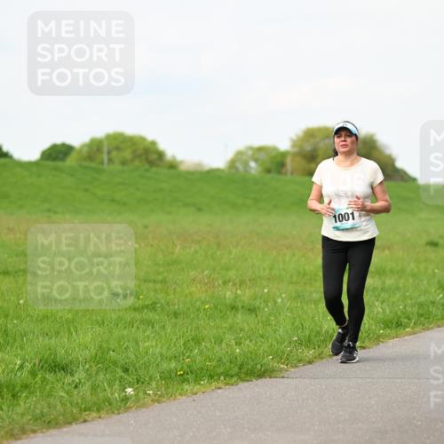 10.05.2026 - 8. Wedeler Halbmarathon Dr. Thomas Lammeyer http://msf.ph/oto/9696722 10.05.2026 11:26:13 Laufen 1001 meine-sportfotos.de