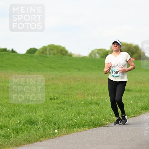 10.05.2026 - 8. Wedeler Halbmarathon Dr. Thomas Lammeyer http://msf.ph/oto/9696726 10.05.2026 11:26:13 Laufen 1001 meine-sportfotos.de