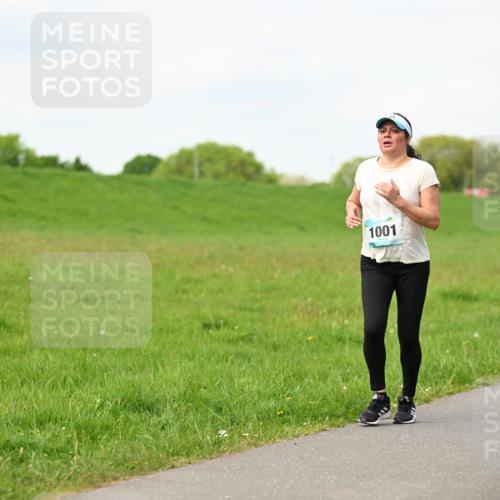 10.05.2026 - 8. Wedeler Halbmarathon Dr. Thomas Lammeyer http://msf.ph/oto/9696729 10.05.2026 11:26:14 Laufen 1001 meine-sportfotos.de
