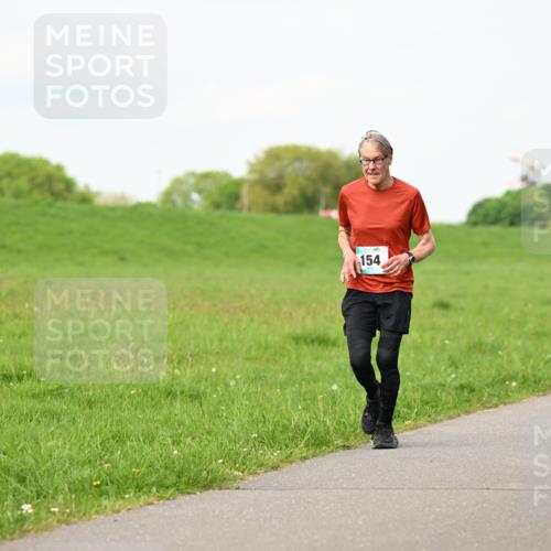 10.05.2026 - 8. Wedeler Halbmarathon Dr. Thomas Lammeyer http://msf.ph/oto/9696730 10.05.2026 11:26:17 Laufen 154 meine-sportfotos.de