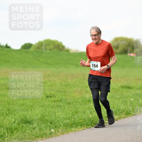 10.05.2026 - 8. Wedeler Halbmarathon Dr. Thomas Lammeyer http://msf.ph/oto/9696738 10.05.2026 11:26:18 Laufen 154 meine-sportfotos.de