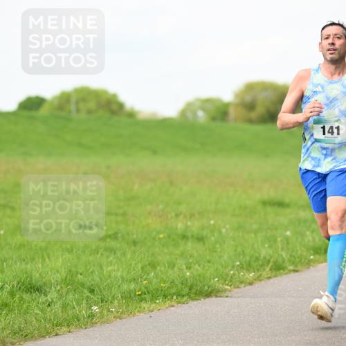 10.05.2026 - 8. Wedeler Halbmarathon Dr. Thomas Lammeyer http://msf.ph/oto/9696752 10.05.2026 11:26:22 Laufen 141 meine-sportfotos.de