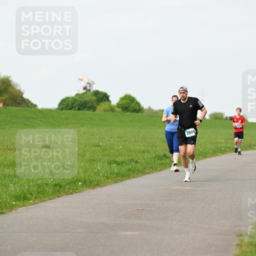 10.05.2026 - 8. Wedeler Halbmarathon Dr. Thomas Lammeyer http://msf.ph/oto/9696761 10.05.2026 11:26:26 Laufen 2099 meine-sportfotos.de