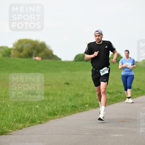 10.05.2026 - 8. Wedeler Halbmarathon Dr. Thomas Lammeyer http://msf.ph/oto/9696769 10.05.2026 11:26:28 Laufen 2099 meine-sportfotos.de