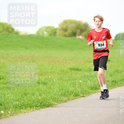 10.05.2026 - 8. Wedeler Halbmarathon Dr. Thomas Lammeyer http://msf.ph/oto/9696792 10.05.2026 11:26:38 Laufen 934 meine-sportfotos.de