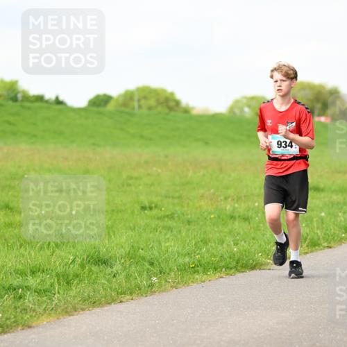 10.05.2026 - 8. Wedeler Halbmarathon Dr. Thomas Lammeyer http://msf.ph/oto/9696800 10.05.2026 11:26:39 Laufen 934 meine-sportfotos.de