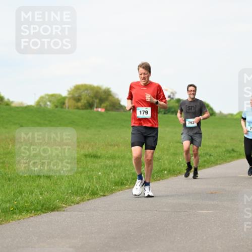 10.05.2026 - 8. Wedeler Halbmarathon Dr. Thomas Lammeyer http://msf.ph/oto/9696811 10.05.2026 11:26:46 Laufen 179, 792, 730 meine-sportfotos.de