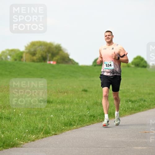 10.05.2026 - 8. Wedeler Halbmarathon Dr. Thomas Lammeyer http://msf.ph/oto/9696849 10.05.2026 11:26:56 Laufen 534, 200 meine-sportfotos.de