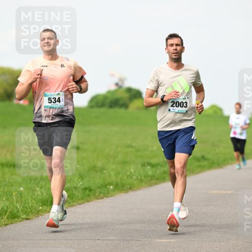 10.05.2026 - 8. Wedeler Halbmarathon Dr. Thomas Lammeyer http://msf.ph/oto/9696854 10.05.2026 11:26:57 Laufen 1001, 534, 2003 meine-sportfotos.de