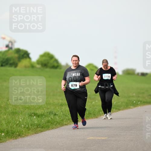 10.05.2026 - 8. Wedeler Halbmarathon Dr. Thomas Lammeyer http://msf.ph/oto/9696896 10.05.2026 11:27:07 Laufen 679, 2238 meine-sportfotos.de