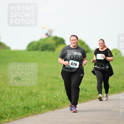10.05.2026 - 8. Wedeler Halbmarathon Dr. Thomas Lammeyer http://msf.ph/oto/9696916 10.05.2026 11:27:10 Laufen 1985, 2238, 679 meine-sportfotos.de