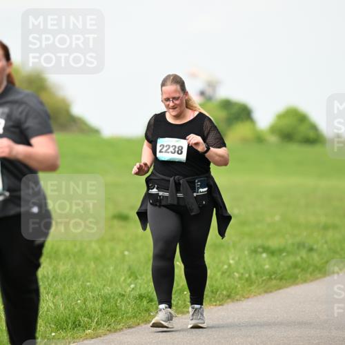 10.05.2026 - 8. Wedeler Halbmarathon Dr. Thomas Lammeyer http://msf.ph/oto/9696926 10.05.2026 11:27:14 Laufen 2238, 679 meine-sportfotos.de