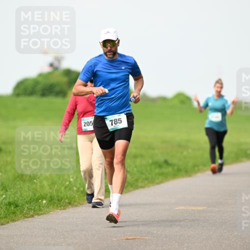 10.05.2026 - 8. Wedeler Halbmarathon Dr. Thomas Lammeyer http://msf.ph/oto/9696991 10.05.2026 11:27:31 Laufen 205, 785 meine-sportfotos.de