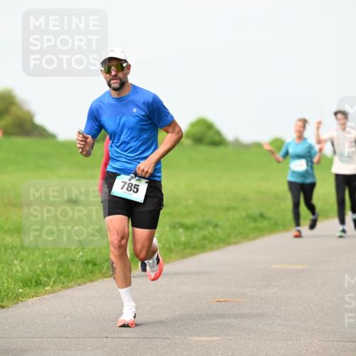 10.05.2026 - 8. Wedeler Halbmarathon Dr. Thomas Lammeyer http://msf.ph/oto/9697001 10.05.2026 11:27:33 Laufen 785 meine-sportfotos.de