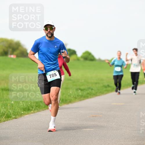 10.05.2026 - 8. Wedeler Halbmarathon Dr. Thomas Lammeyer http://msf.ph/oto/9697004 10.05.2026 11:27:33 Laufen 785 meine-sportfotos.de