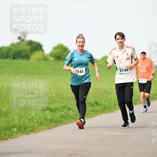 10.05.2026 - 8. Wedeler Halbmarathon Dr. Thomas Lammeyer http://msf.ph/oto/9697010 10.05.2026 11:27:35 Laufen 141, 2059, 2142, 652 meine-sportfotos.de