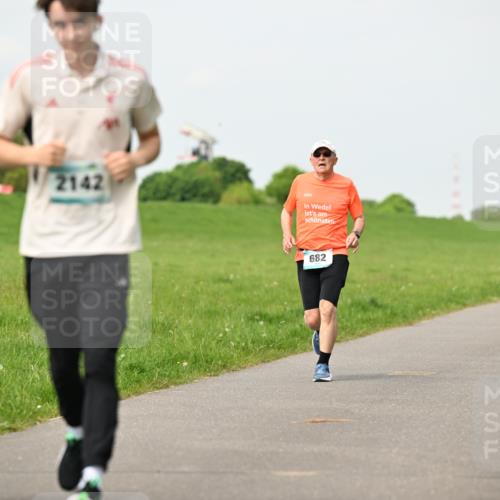 10.05.2026 - 8. Wedeler Halbmarathon Dr. Thomas Lammeyer http://msf.ph/oto/9697029 10.05.2026 11:27:40 Laufen 2142, 682 meine-sportfotos.de