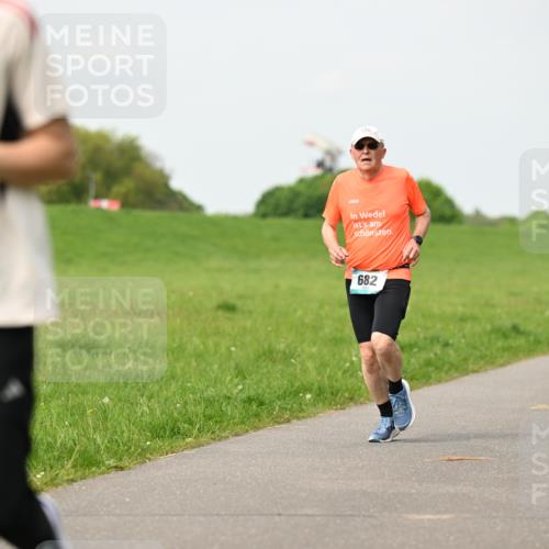 10.05.2026 - 8. Wedeler Halbmarathon Dr. Thomas Lammeyer http://msf.ph/oto/9697037 10.05.2026 11:27:41 Laufen 2142, 682 meine-sportfotos.de