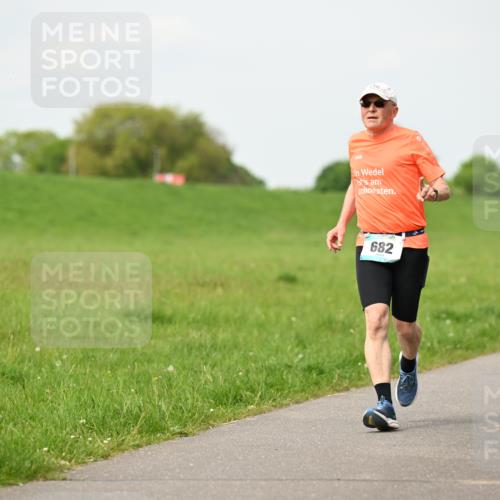 10.05.2026 - 8. Wedeler Halbmarathon Dr. Thomas Lammeyer http://msf.ph/oto/9697041 10.05.2026 11:27:41 Laufen 682 meine-sportfotos.de