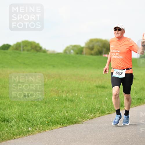 10.05.2026 - 8. Wedeler Halbmarathon Dr. Thomas Lammeyer http://msf.ph/oto/9697051 10.05.2026 11:27:43 Laufen 682 meine-sportfotos.de