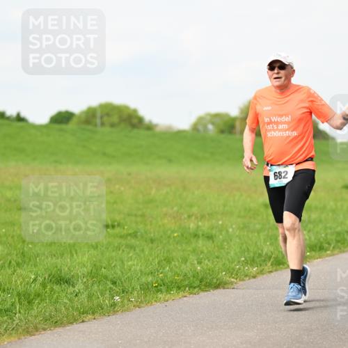 10.05.2026 - 8. Wedeler Halbmarathon Dr. Thomas Lammeyer http://msf.ph/oto/9697054 10.05.2026 11:27:43 Laufen 682 meine-sportfotos.de