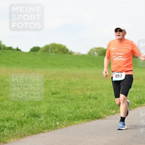 10.05.2026 - 8. Wedeler Halbmarathon Dr. Thomas Lammeyer http://msf.ph/oto/9697055 10.05.2026 11:27:43 Laufen 682 meine-sportfotos.de