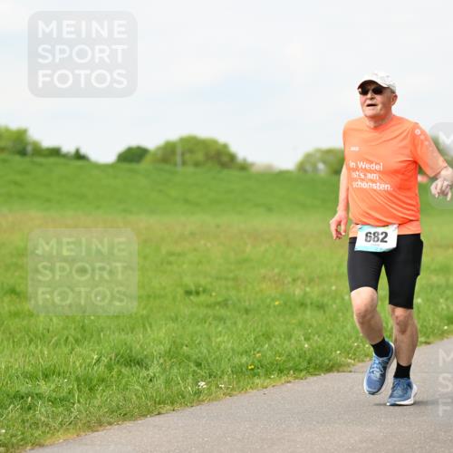 10.05.2026 - 8. Wedeler Halbmarathon Dr. Thomas Lammeyer http://msf.ph/oto/9697056 10.05.2026 11:27:43 Laufen 682 meine-sportfotos.de