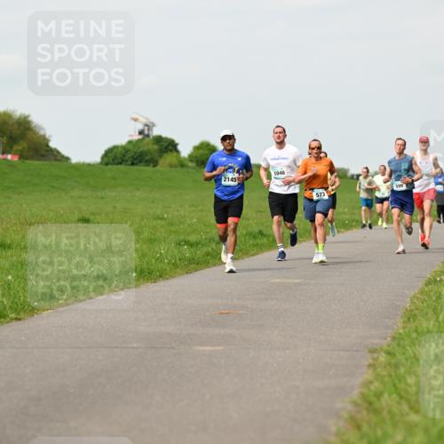 10.05.2026 - 8. Wedeler Halbmarathon Dr. Thomas Lammeyer http://msf.ph/oto/9697060 10.05.2026 11:27:54 Laufen 2145, 1046, 599, 573 meine-sportfotos.de