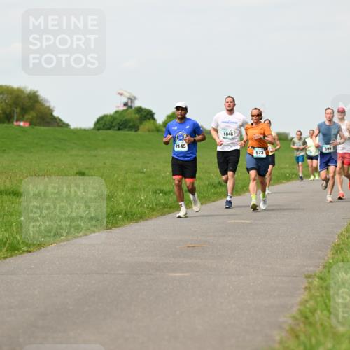 10.05.2026 - 8. Wedeler Halbmarathon Dr. Thomas Lammeyer http://msf.ph/oto/9697063 10.05.2026 11:27:54 Laufen 1007, 2145, 1046, 573, 599 meine-sportfotos.de